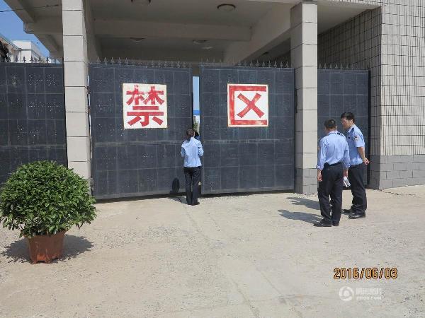 實拍高考試卷押運過程 200余名警力護航
